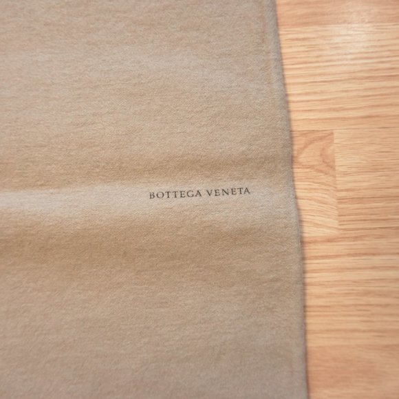 Bottega Veneta Set of 2 Dust Bag, 8x13.5 inch - Picture 3 of 3